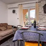 In With Balcony, Air Condition, Wifi Apartamento *