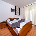 Apartamento In With Balcony, Air Condition, Wifi