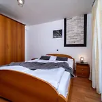 In With Balcony, Air Condition, Wifi * Lopar