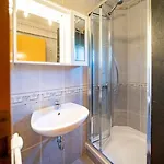 In With Balcony, Air Condition, Wifi Apartamento *