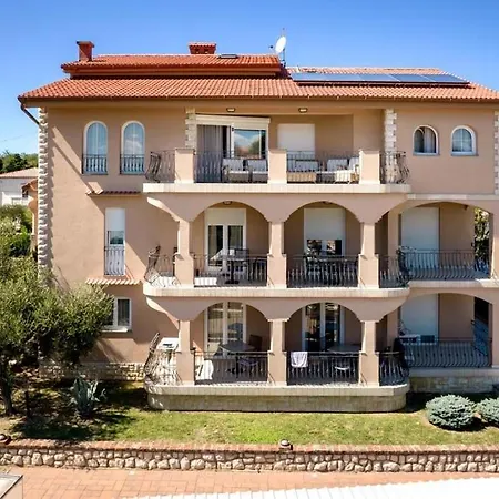 Apartmán In With Balcony, Air Condition, Wifi *