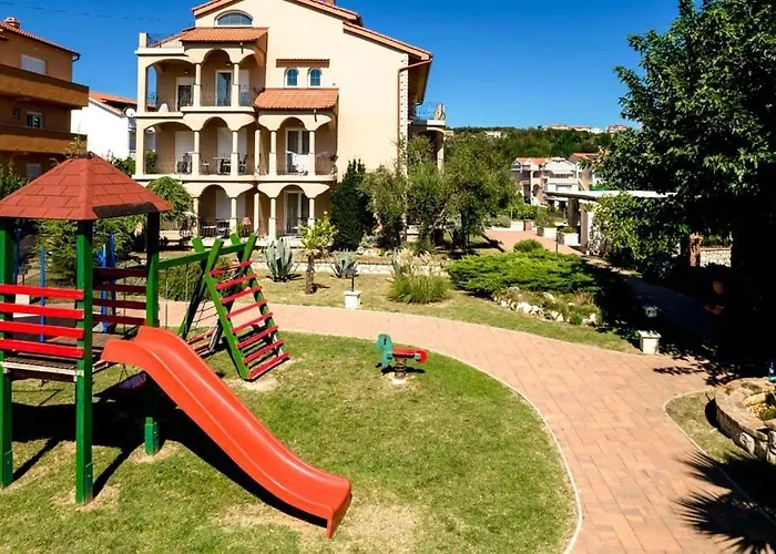Apartment In With Balcony, Air Condition, Wifi