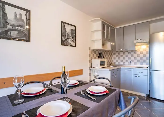 In With Balcony, Air Condition, Wifi Apartment Lopar