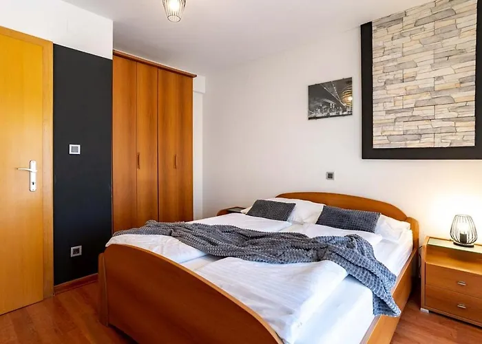 Apartment In With Balcony, Air Condition, Wifi Lopar