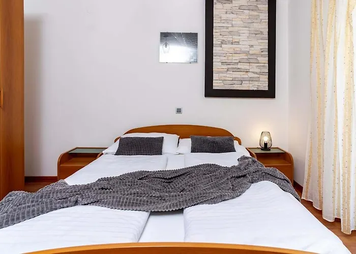 In With Balcony, Air Condition, Wifi Apartment Lopar