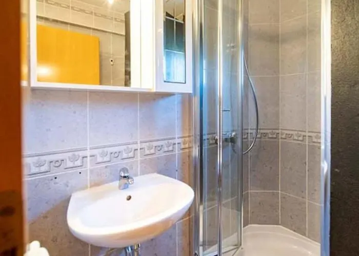 In With Balcony, Air Condition, Wifi Apartment *
