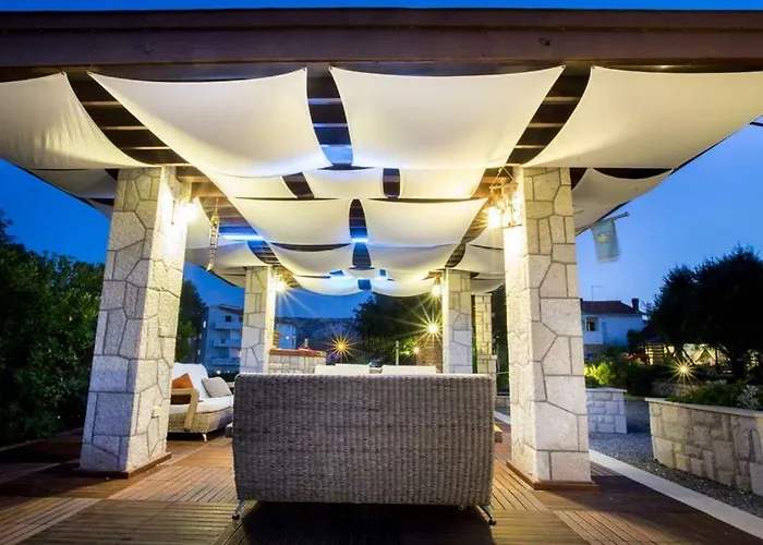 Apartment In With Balcony, Air Condition, Wifi Lopar
