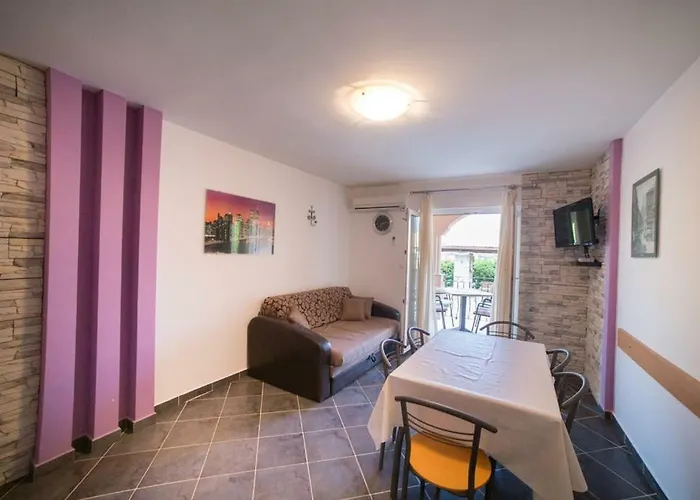 Apartment In With Balcony, Air Condition, Wifi *