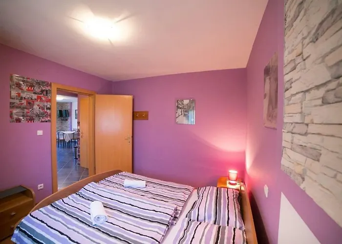 In With Balcony, Air Condition, Wifi Apartment