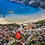 Appartamento In With Balcony, Air Condition, Wifi *