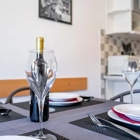 In With Balcony, Air Condition, Wifi Appartamento