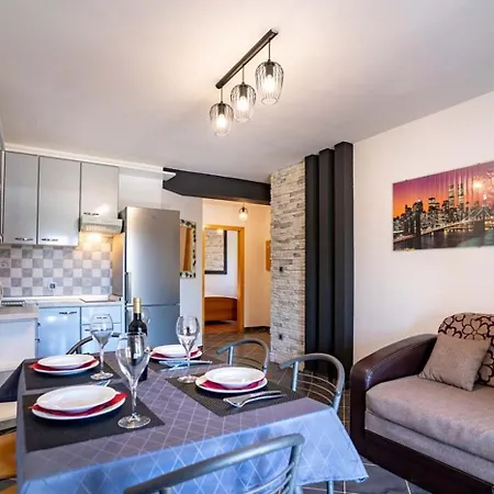 In With Balcony, Air Condition, Wifi * Lopar
