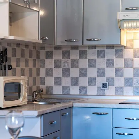 In With Balcony, Air Condition, Wifi Apartment