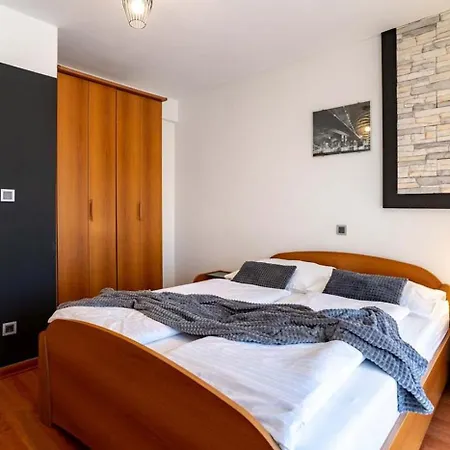 Apartment In With Balcony, Air Condition, Wifi Lopar