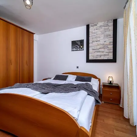 In With Balcony, Air Condition, Wifi * Lopar
