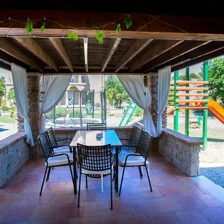 In With Balcony, Air Condition, Wifi Apartment Lopar