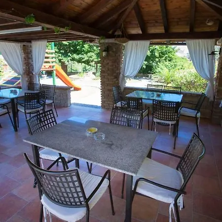 Διαμέρισμα In With Balcony, Air Condition, Wifi Lopar