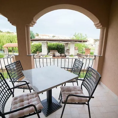 Διαμέρισμα In With Balcony, Air Condition, Wifi