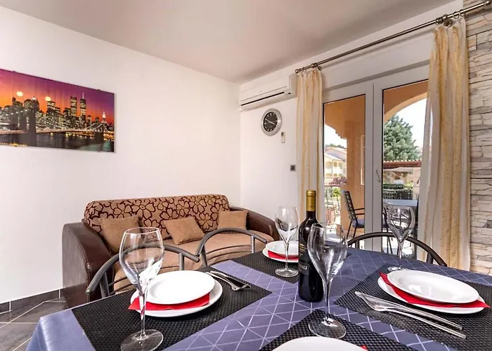 Apartment In With Balcony, Air Condition, Wifi