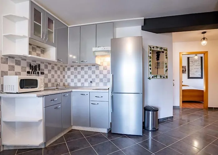 In With Balcony, Air Condition, Wifi Apartment