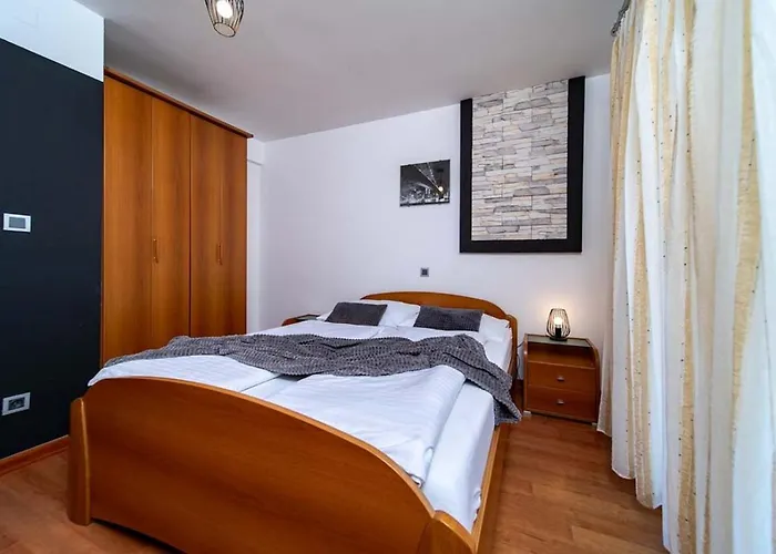 In With Balcony, Air Condition, Wifi * Lopar
