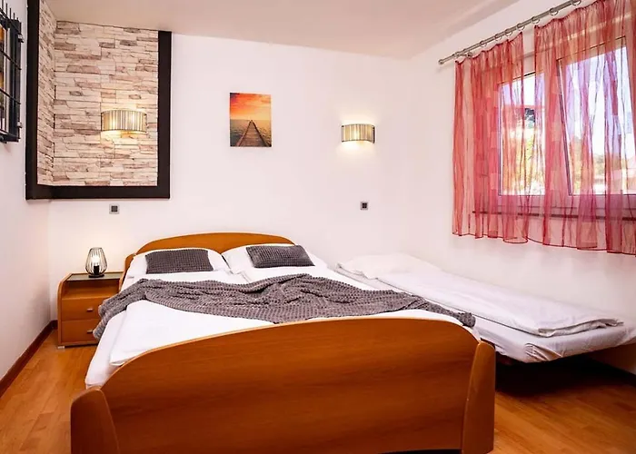 In With Balcony, Air Condition, Wifi * Lopar