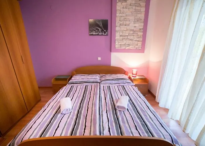 In With Balcony, Air Condition, Wifi Apartment